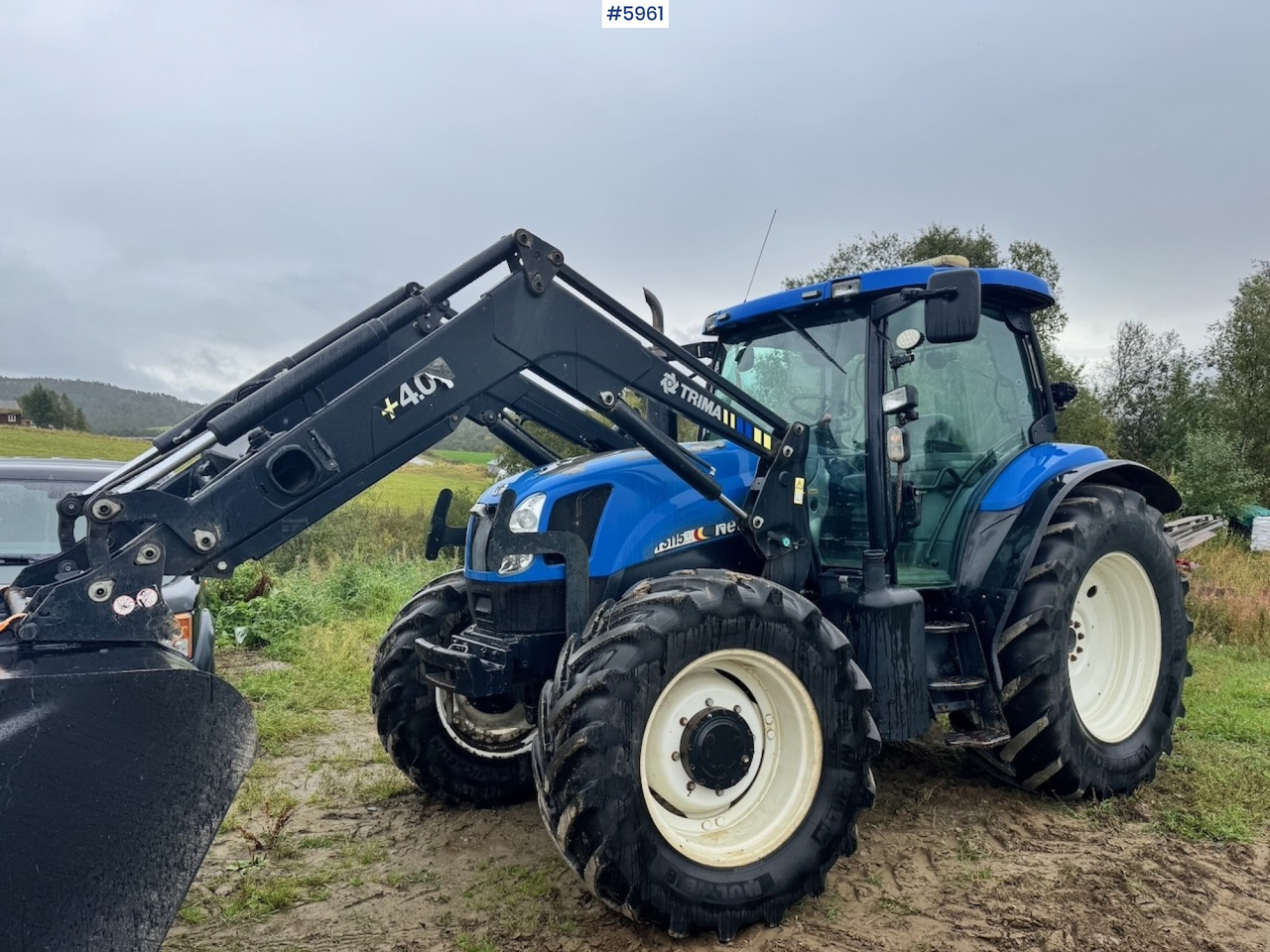 2004 New Holland TS115A with front loader - Traktor: slika 3 2004 New Holland TS115A with front loader - Traktor: slika 3