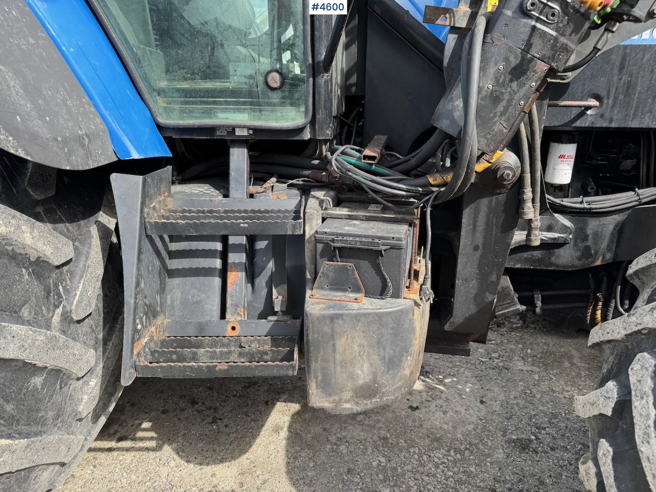 2005 New Holland TM190 w/front loader - Traktor: slika 2 2005 New Holland TM190 w/front loader - Traktor: slika 2