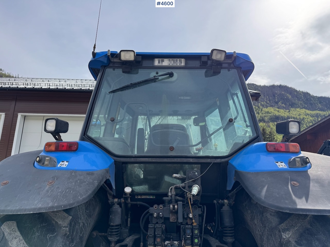 2005 New Holland TM190 w/front loader - Traktor: slika 5 2005 New Holland TM190 w/front loader - Traktor: slika 5