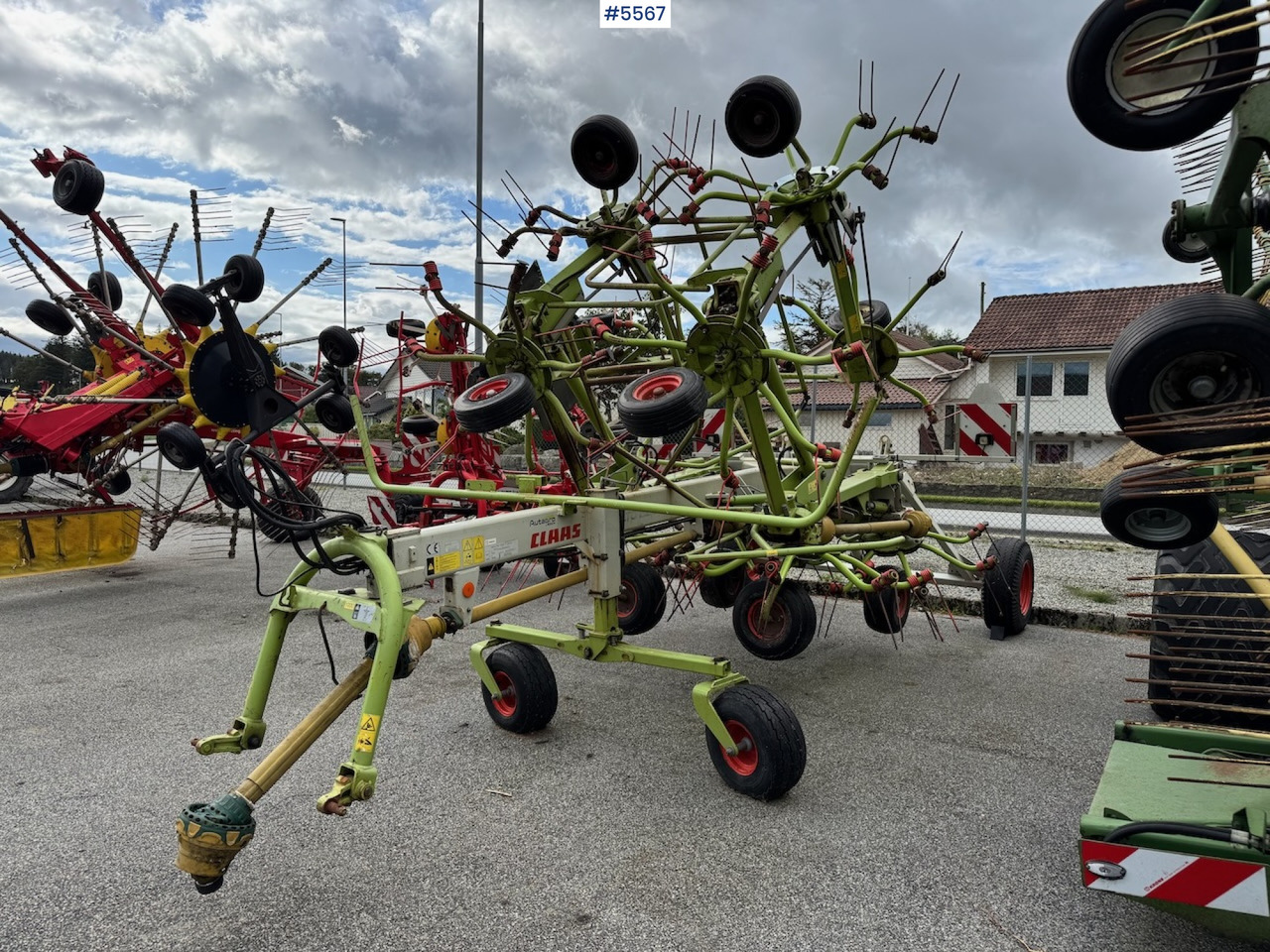 2006 Claas Volto 1320 T - Oprema za prevrtanje i razlaganje: slika 3 2006 Claas Volto 1320 T - Oprema za prevrtanje i razlaganje: slika 3