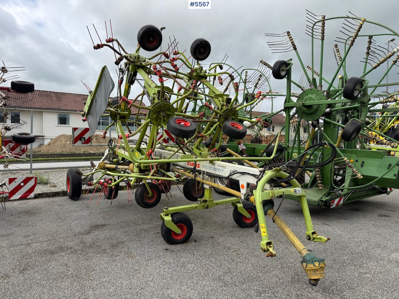 2006 Claas Volto 1320 T - Oprema za prevrtanje i razlaganje: slika 1 2006 Claas Volto 1320 T - Oprema za prevrtanje i razlaganje: slika 1