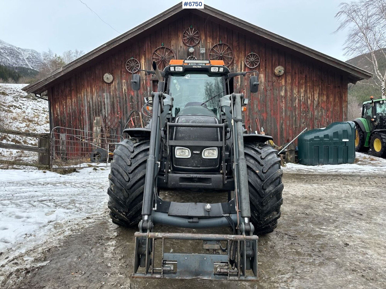 2006 Valtra T190 4x4 w/ Front loader and new gearbox! SEE VIDEO. - Traktor: slika 4 2006 Valtra T190 4x4 w/ Front loader and new gearbox! SEE VIDEO. - Traktor: slika 4