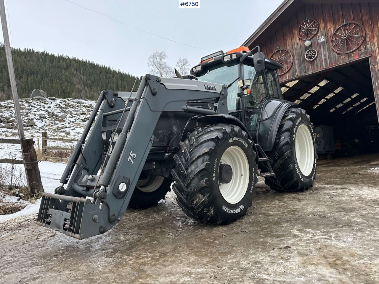 2006 Valtra T190 4x4 w/ Front loader and new gearbox! SEE VIDEO. - Traktor: slika 5 2006 Valtra T190 4x4 w/ Front loader and new gearbox! SEE VIDEO. - Traktor: slika 5