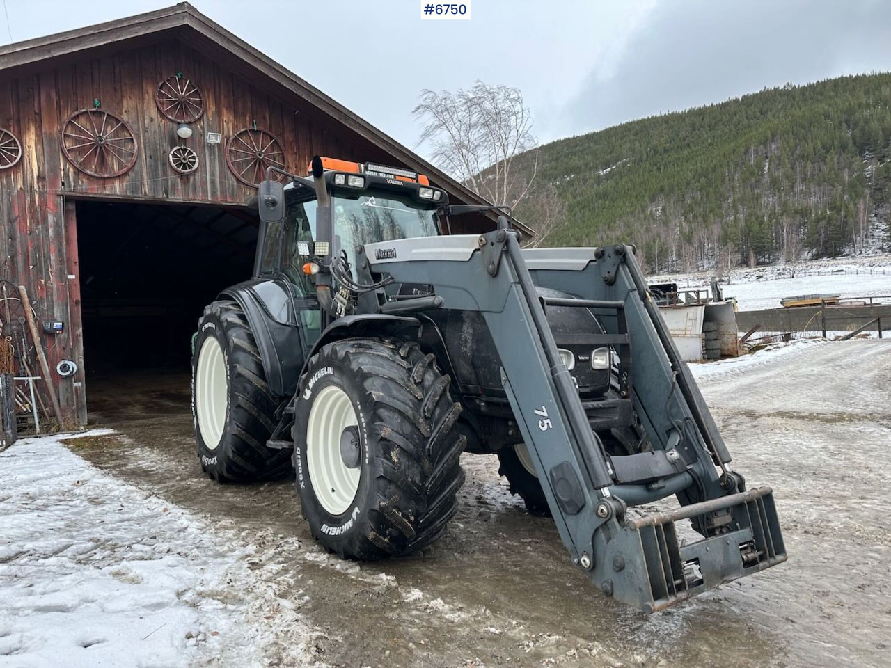 2006 Valtra T190 4x4 w/ Front loader and new gearbox! SEE VIDEO. - Traktor: slika 3 2006 Valtra T190 4x4 w/ Front loader and new gearbox! SEE VIDEO. - Traktor: slika 3