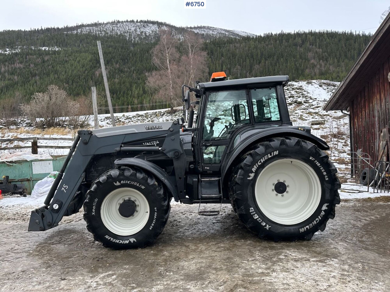 2006 Valtra T190 4x4 w/ Front loader and new gearbox! SEE VIDEO. - Traktor: slika 2 2006 Valtra T190 4x4 w/ Front loader and new gearbox! SEE VIDEO. - Traktor: slika 2