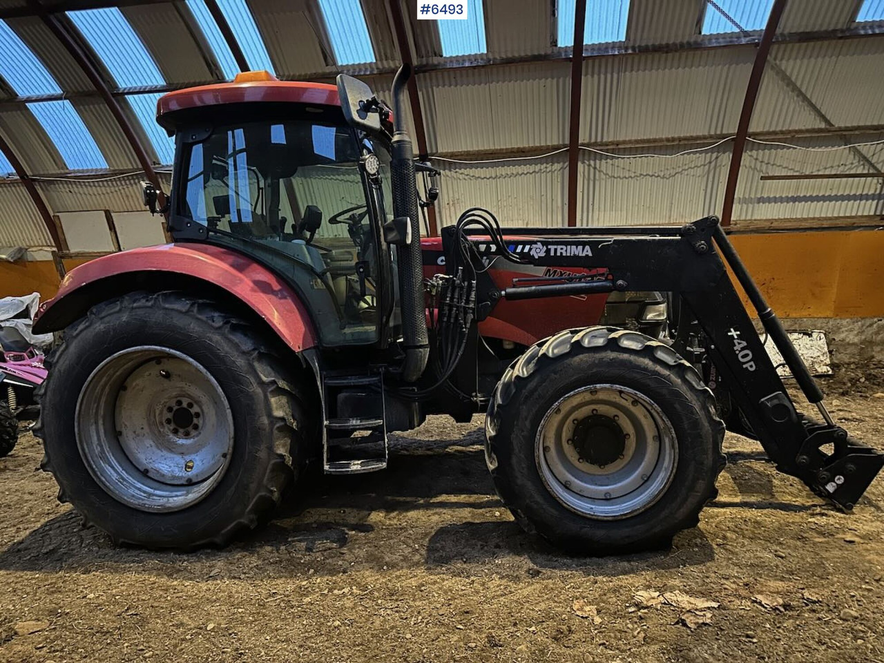2007 CASE IH MXU 135 Pro 4x4 tractor w/ front loader. - Traktor: slika 1 2007 CASE IH MXU 135 Pro 4x4 tractor w/ front loader. - Traktor: slika 1