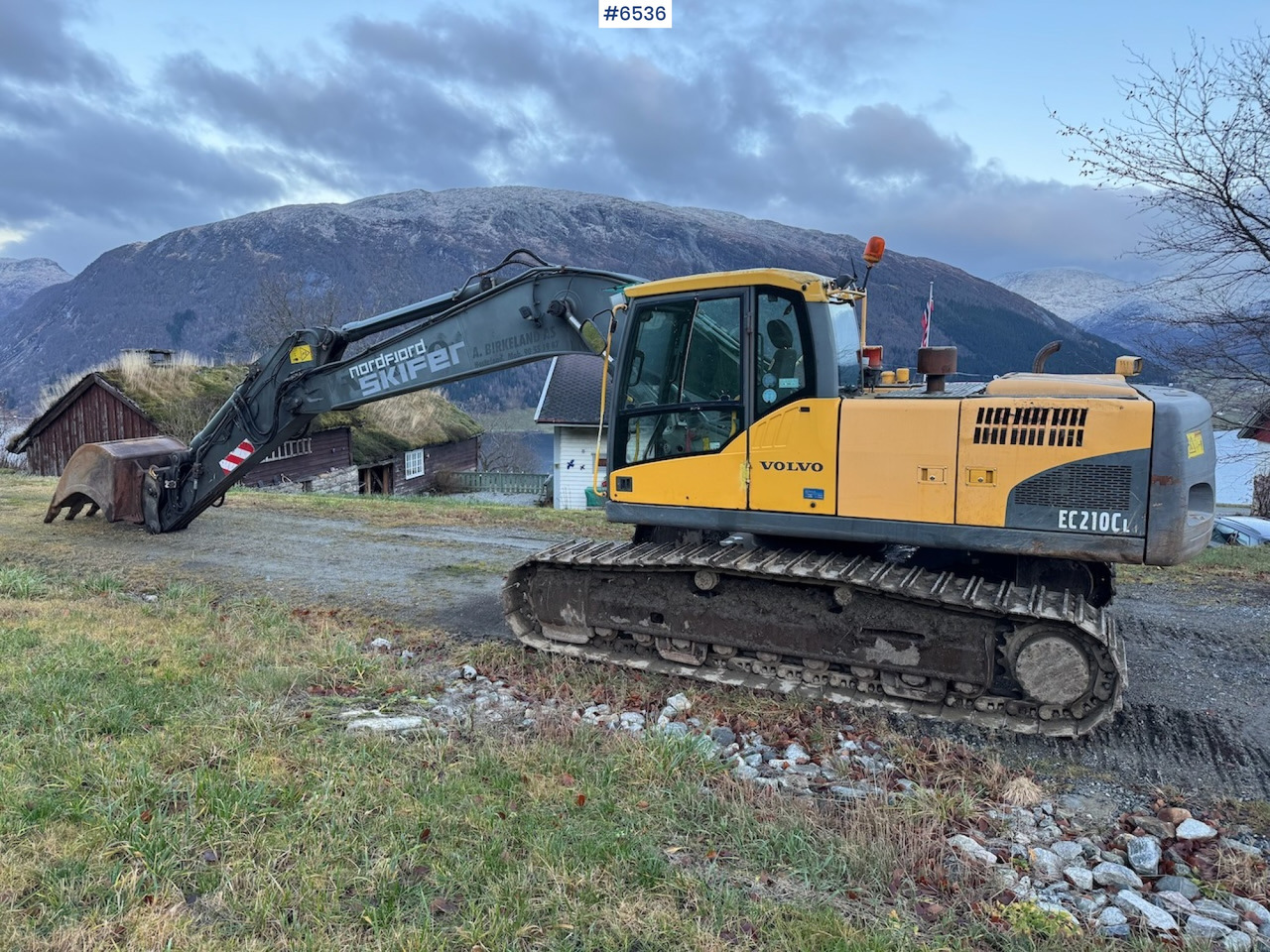 2007 Volvo EC 210 CL w/ excavator bucket and good chassis. - Bager guseničar: slika 2 2007 Volvo EC 210 CL w/ excavator bucket and good chassis. - Bager guseničar: slika 2