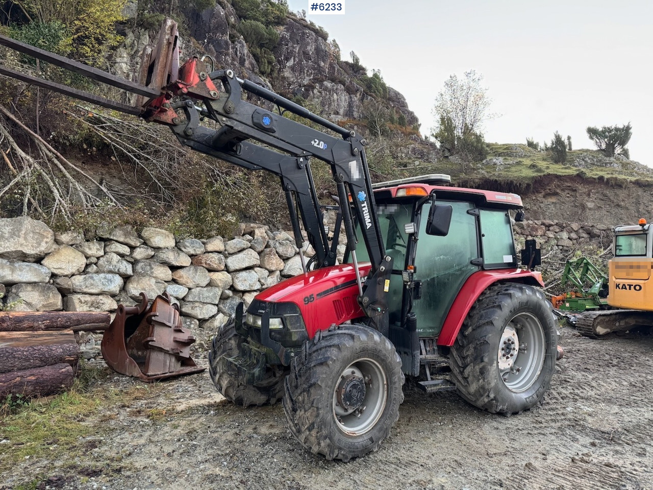 2010 Case IH JXU 95 w/ front loader. - Traktor: slika 1 2010 Case IH JXU 95 w/ front loader. - Traktor: slika 1