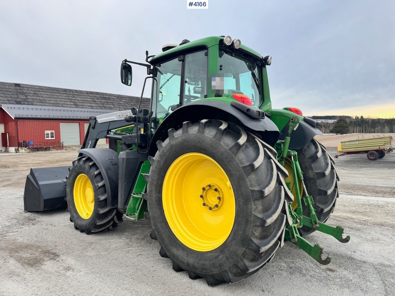 2010 John Deere 7430 w/ Front loader and GPS. 3760 hours! - Traktor: slika 3 2010 John Deere 7430 w/ Front loader and GPS. 3760 hours! - Traktor: slika 3