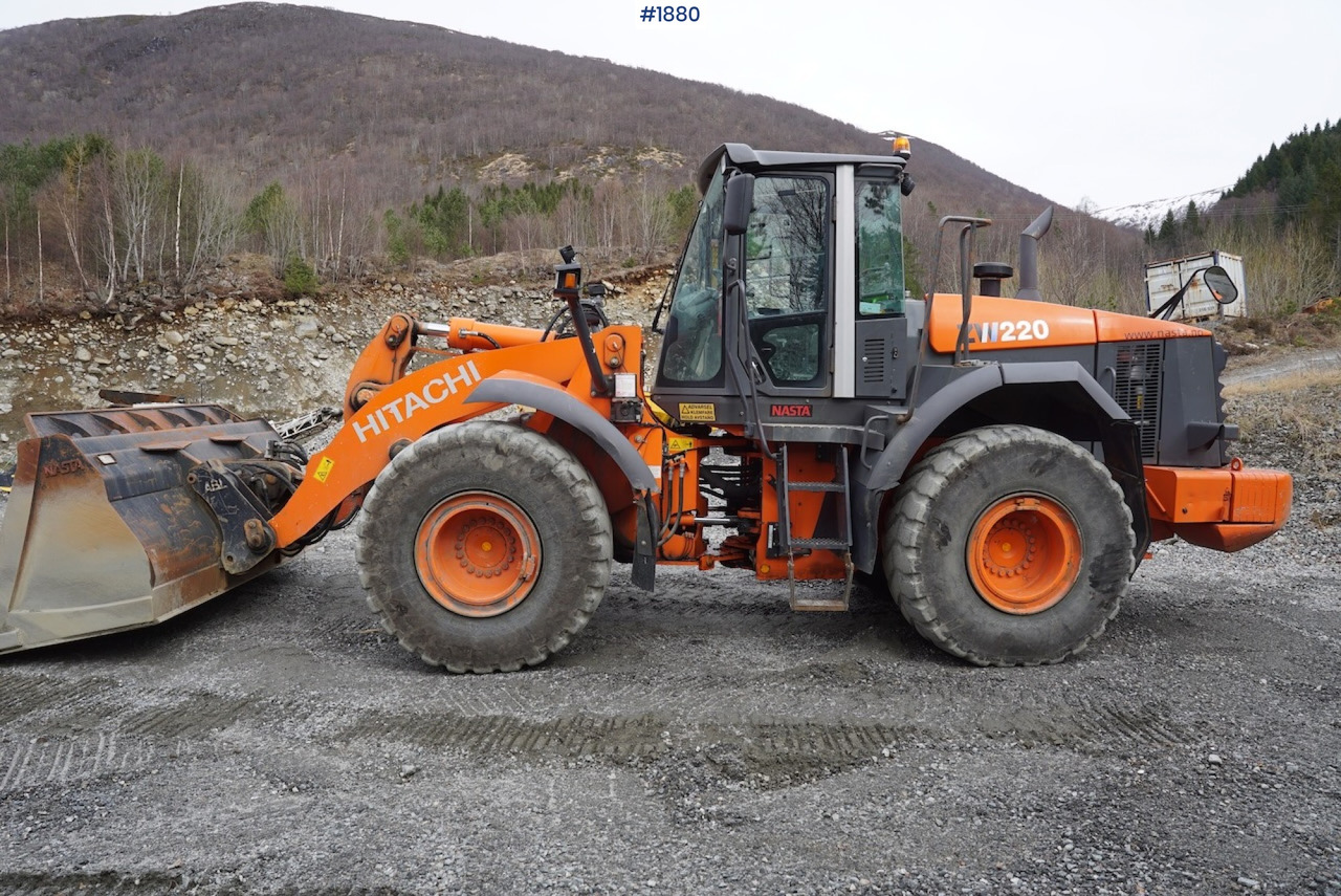 2012 Hitachi ZW220 - Utovarivač točkaš: slika 1 2012 Hitachi ZW220 - Utovarivač točkaš: slika 1