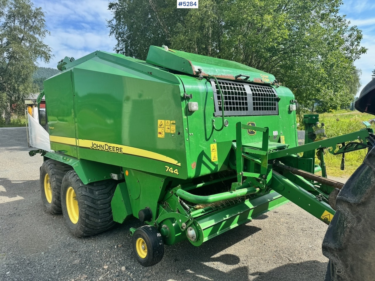2012 John Deere 744 Combi baler. - Oprema za prevrtanje i razlaganje: slika 1 2012 John Deere 744 Combi baler. - Oprema za prevrtanje i razlaganje: slika 1