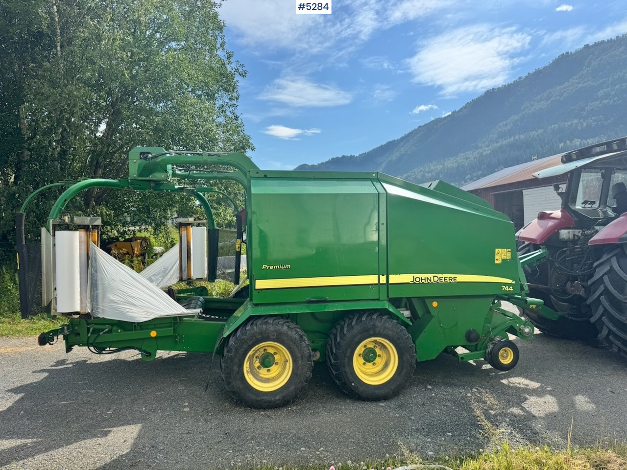 2012 John Deere 744 Combi baler. - Oprema za prevrtanje i razlaganje: slika 4 2012 John Deere 744 Combi baler. - Oprema za prevrtanje i razlaganje: slika 4