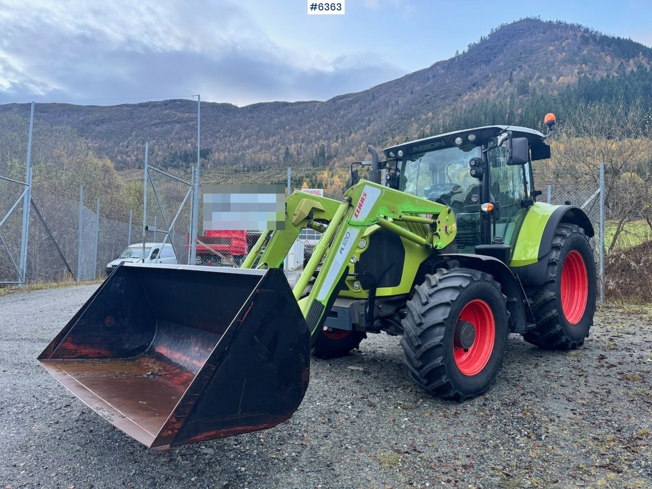 2013 Claas Arion 550 w/ Front loader, Bucket, forks and rear cutters. 1110 hours! - Traktor: slika 1 2013 Claas Arion 550 w/ Front loader, Bucket, forks and rear cutters. 1110 hours! - Traktor: slika 1