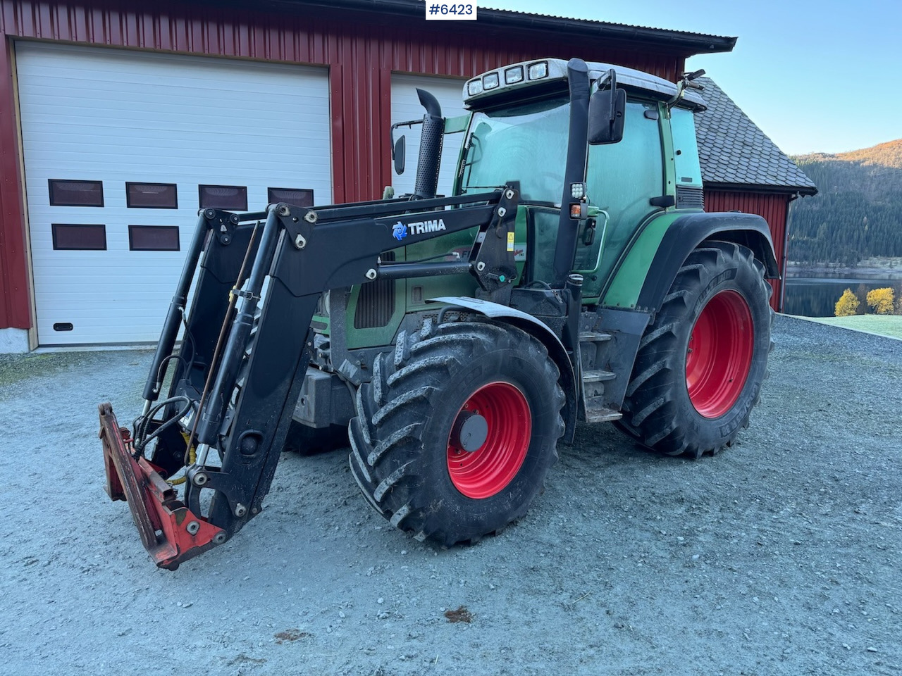 2013 Fendt 412 Vario TMS w/ front loader and plow plate. New engine! - Traktor: slika 2 2013 Fendt 412 Vario TMS w/ front loader and plow plate. New engine! - Traktor: slika 2