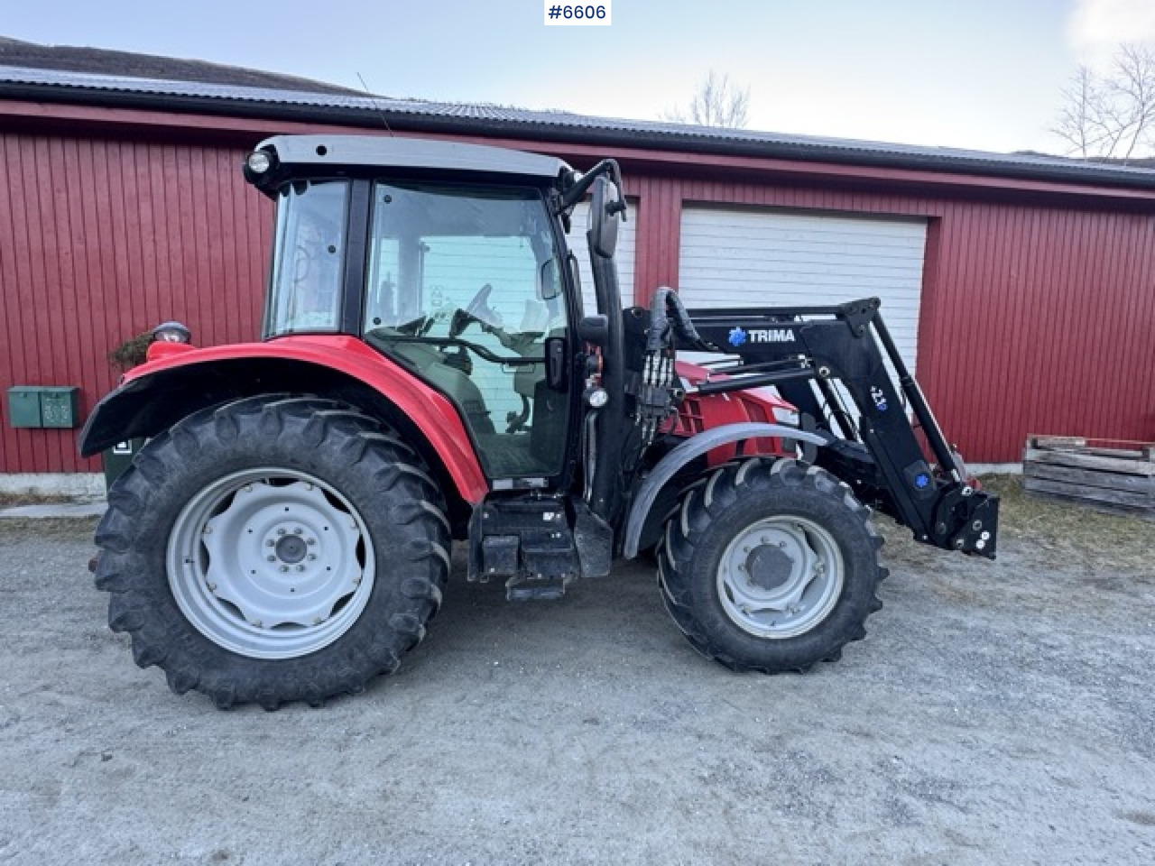 2013 Massey Ferguson 5610 Dyna-4 with front loader. SEE VIDEO! - Traktor: slika 2 2013 Massey Ferguson 5610 Dyna-4 with front loader. SEE VIDEO! - Traktor: slika 2