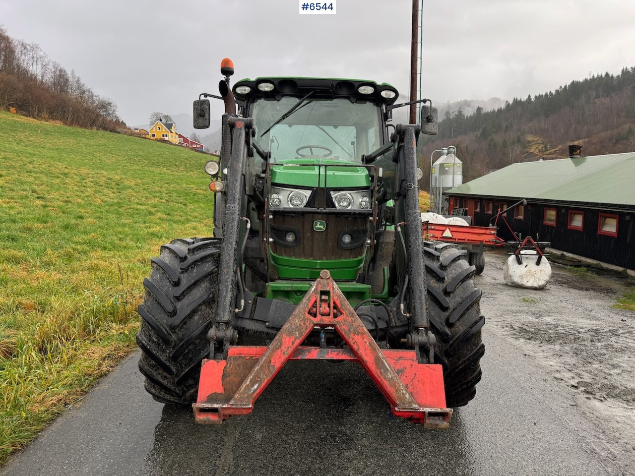 2014 John Deere 6125R w/ front loader. Few hours! - Traktor: slika 4 2014 John Deere 6125R w/ front loader. Few hours! - Traktor: slika 4