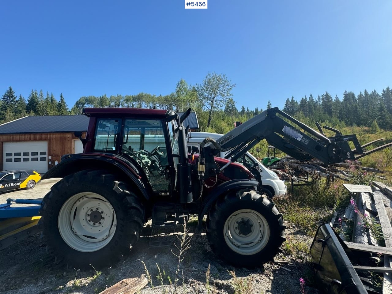 2015 Valtra N123 w/ front loader - Traktor: slika 1 2015 Valtra N123 w/ front loader - Traktor: slika 1