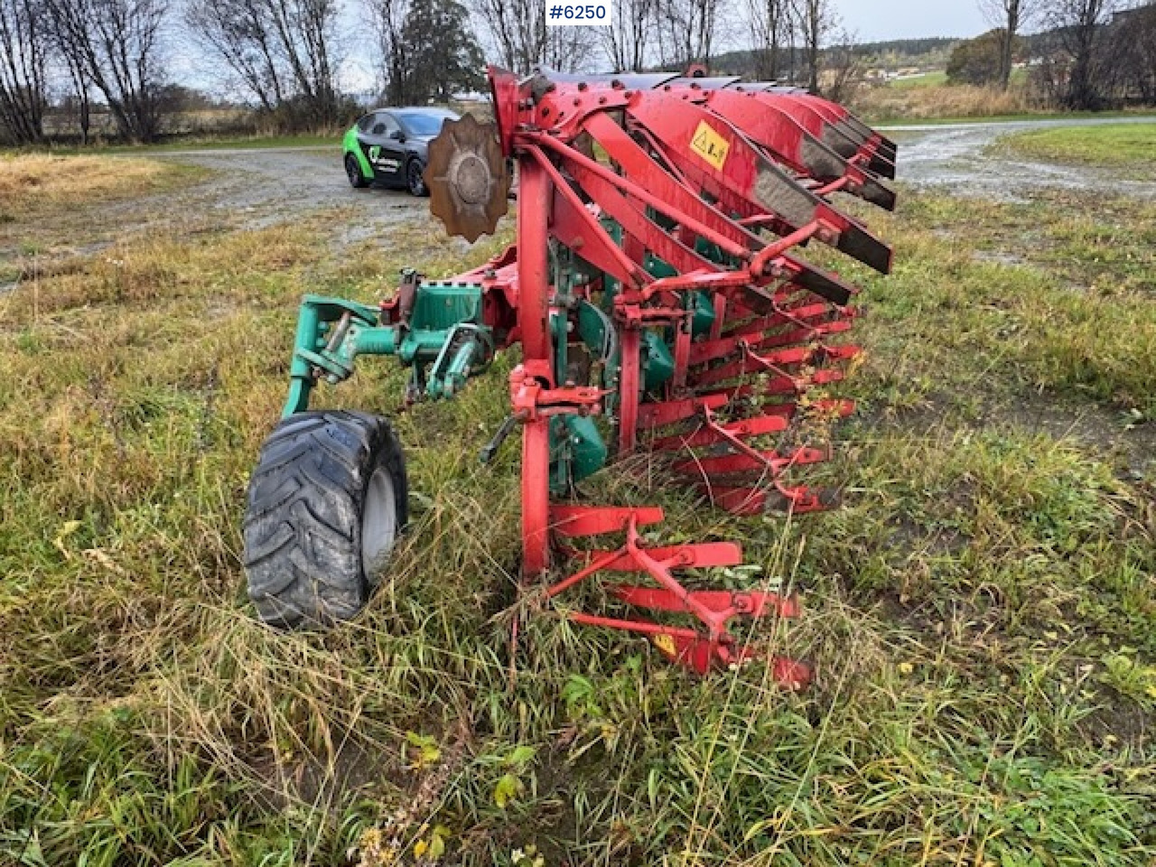 2017 Kverneland EG 5-coil reversible plow w/ new coulters and extra equipment! - Oprema za obradu zemljišta: slika 5 2017 Kverneland EG 5-coil reversible plow w/ new coulters and extra equipment! - Oprema za obradu zemljišta: slika 5
