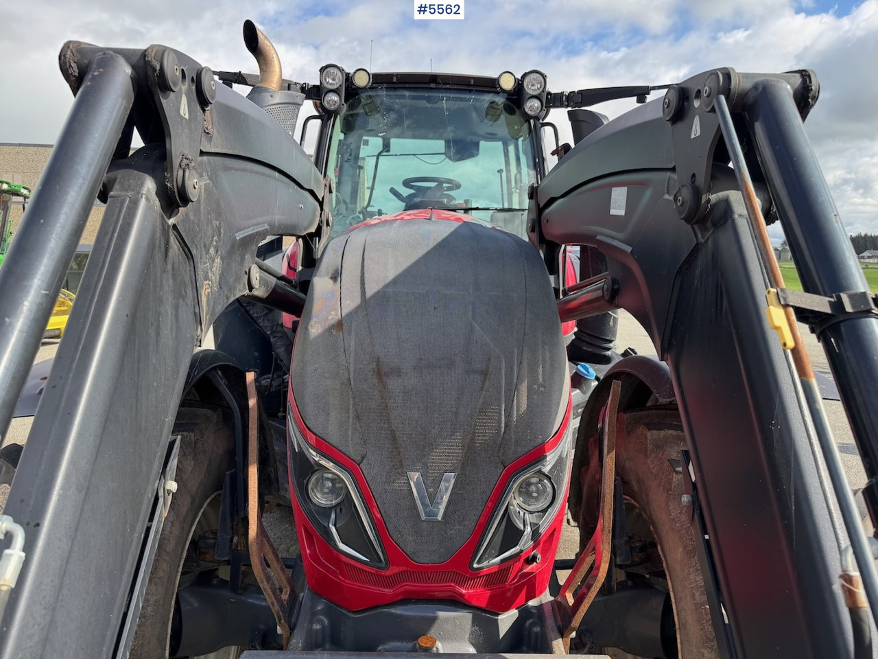 2018 Valtra T194 w/ front loader. - Traktor: slika 4 2018 Valtra T194 w/ front loader. - Traktor: slika 4