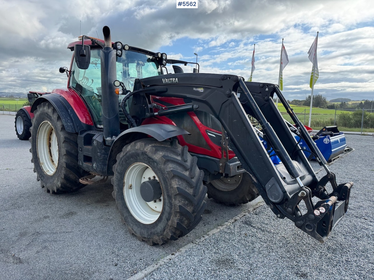 2018 Valtra T194 w/ front loader. - Traktor: slika 1 2018 Valtra T194 w/ front loader. - Traktor: slika 1