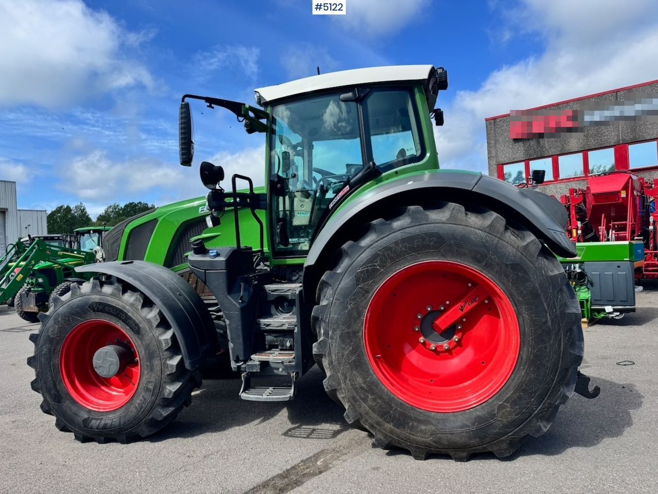 2019 Fendt 828 Vario w/ Front hydraulics and Front PTO. - Traktor: slika 3 2019 Fendt 828 Vario w/ Front hydraulics and Front PTO. - Traktor: slika 3