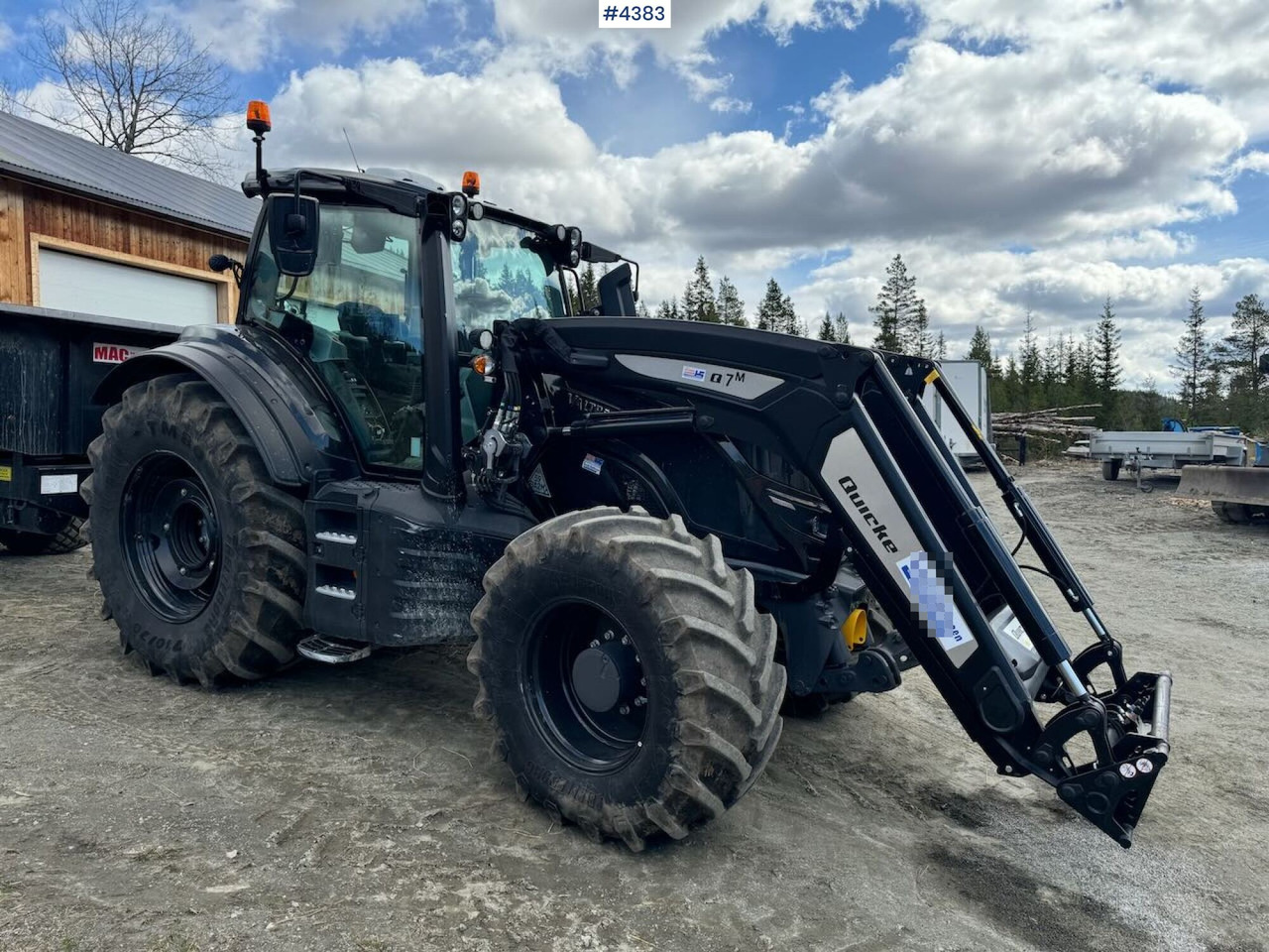2021 Valtra T234 Versu w/ Quicke Q7 Front Loader - Traktor: slika 1 2021 Valtra T234 Versu w/ Quicke Q7 Front Loader - Traktor: slika 1