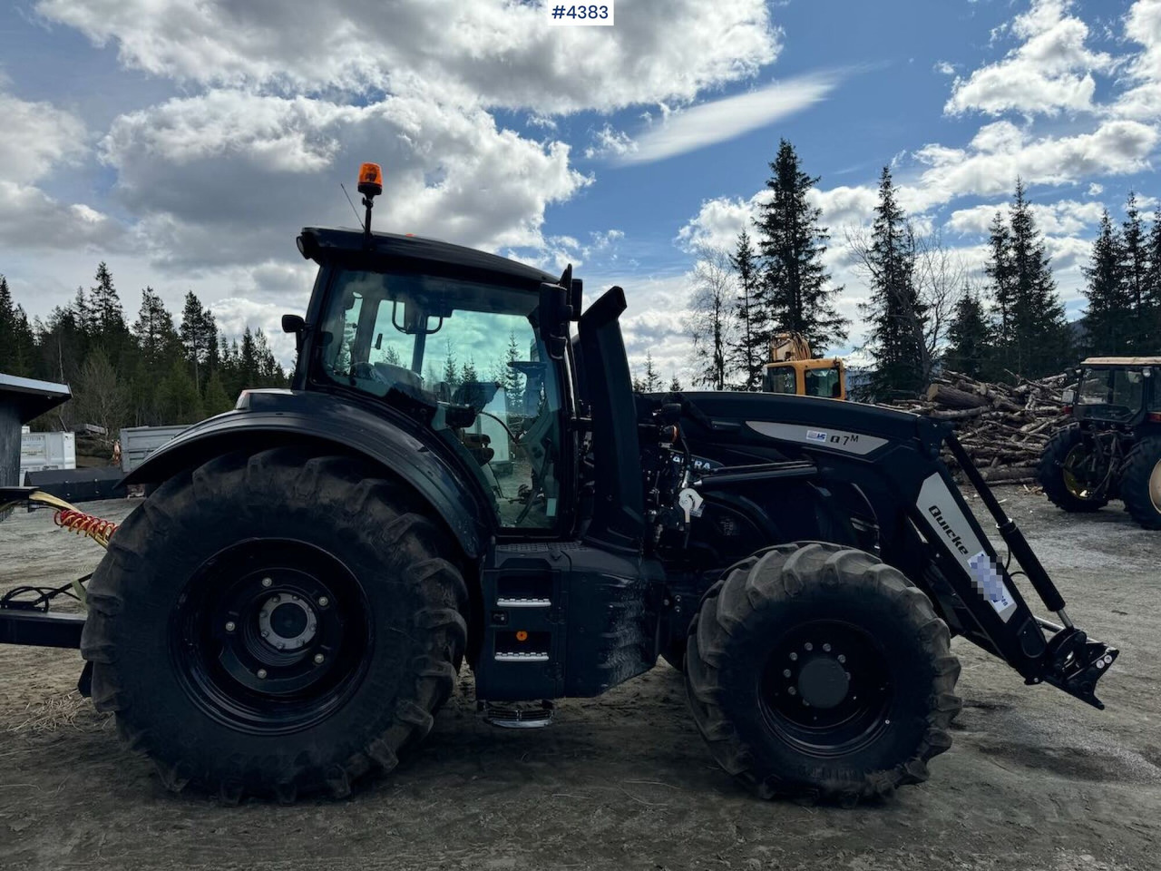 2021 Valtra T234 Versu w/ Quicke Q7 Front Loader - Traktor: slika 4 2021 Valtra T234 Versu w/ Quicke Q7 Front Loader - Traktor: slika 4
