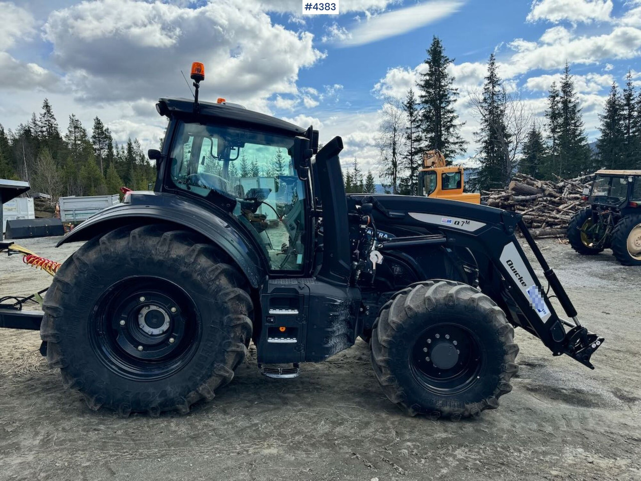 2021 Valtra T234 Versu w/ Quicke Q7 Front Loader - Traktor: slika 3 2021 Valtra T234 Versu w/ Quicke Q7 Front Loader - Traktor: slika 3