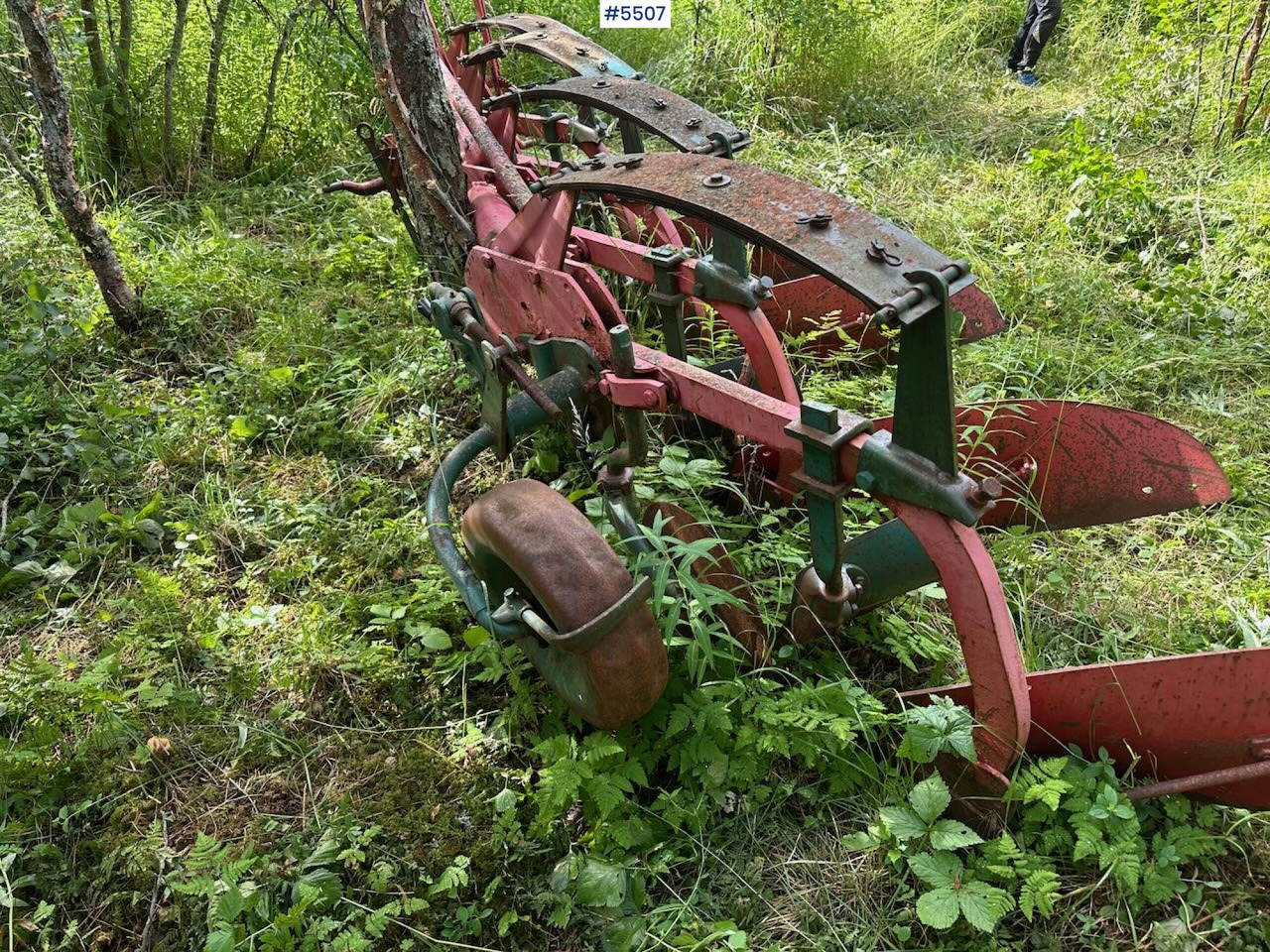 4-furrow conventional plow - Oprema za obradu zemljišta: slika 5 4-furrow conventional plow - Oprema za obradu zemljišta: slika 5