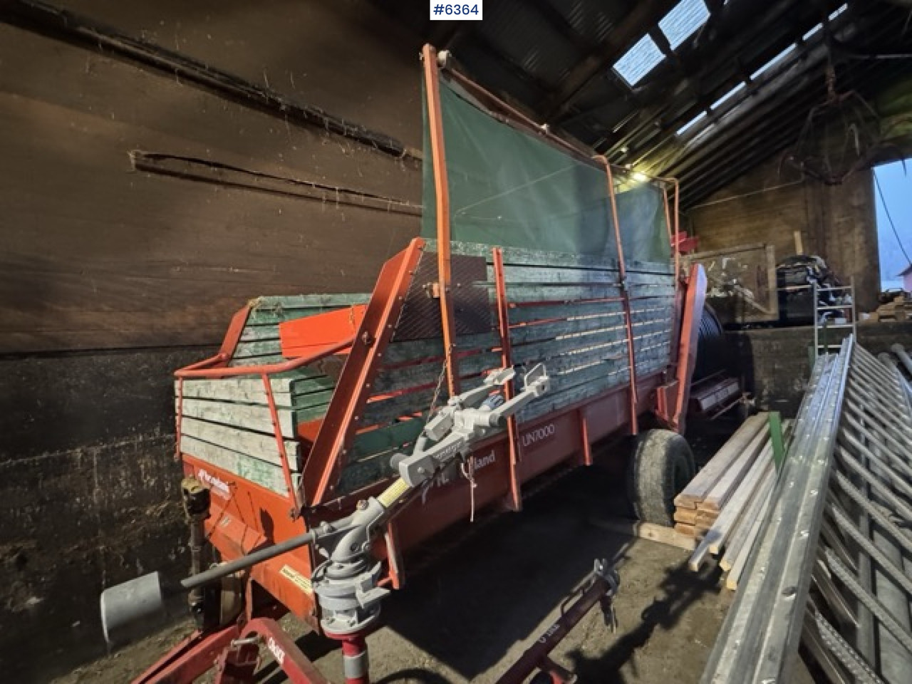 Approx. 1990 Kverneland UN7000 unloading wagon - Oprema za prevrtanje i razlaganje: slika 1 Approx. 1990 Kverneland UN7000 unloading wagon - Oprema za prevrtanje i razlaganje: slika 1