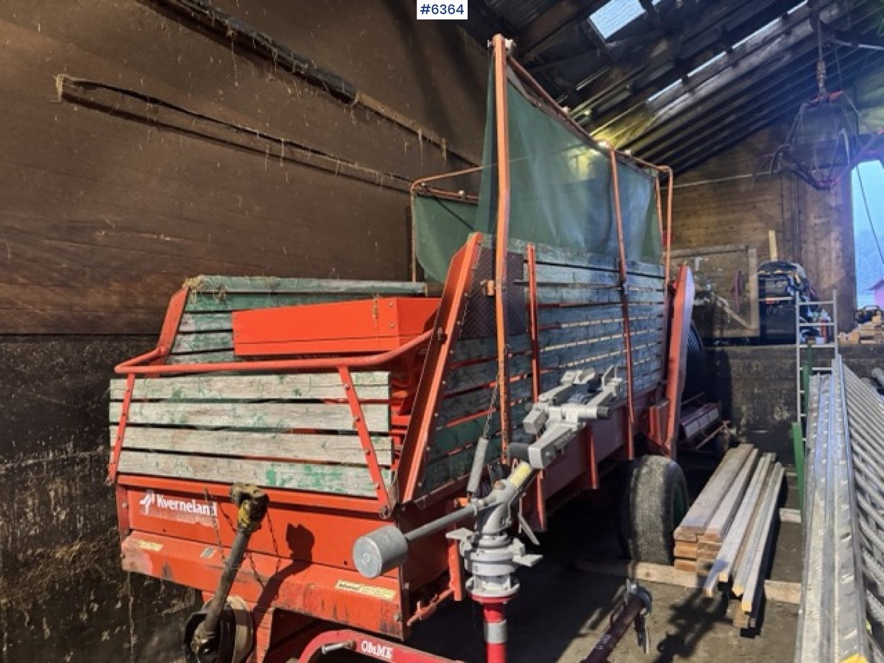 Approx. 1990 Kverneland UN7000 unloading wagon - Oprema za prevrtanje i razlaganje: slika 2 Approx. 1990 Kverneland UN7000 unloading wagon - Oprema za prevrtanje i razlaganje: slika 2