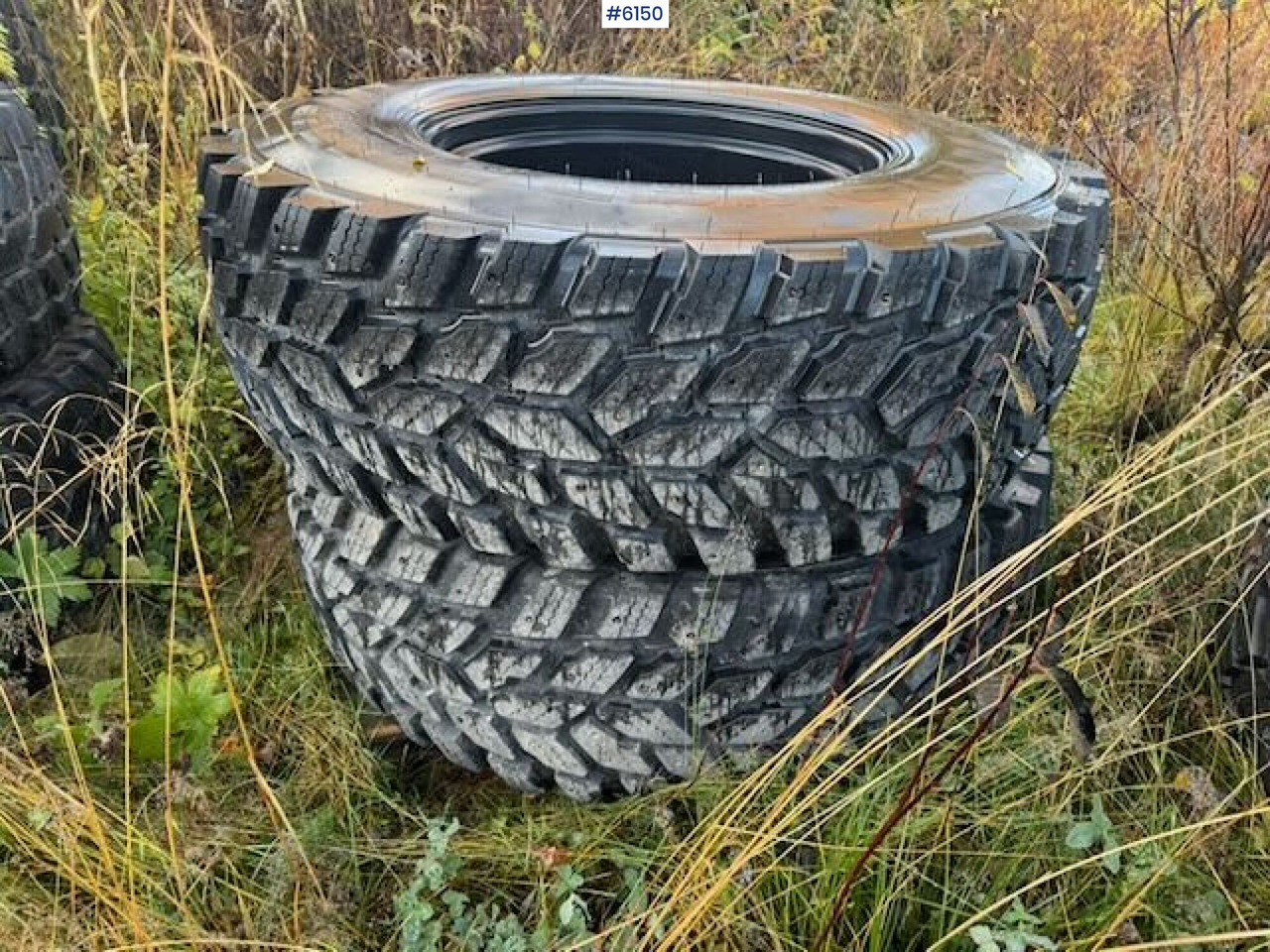 Complete set of Nokian studded tires - Guma za Poljoprivredna mašina: slika 2 Complete set of Nokian studded tires - Guma za Poljoprivredna mašina: slika 2