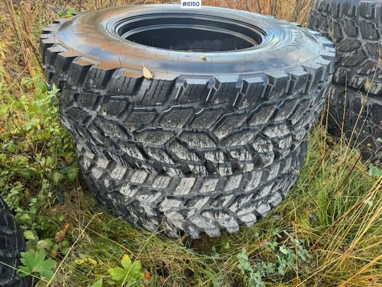 Complete set of Nokian studded tires - Guma za Poljoprivredna mašina: slika 4 Complete set of Nokian studded tires - Guma za Poljoprivredna mašina: slika 4