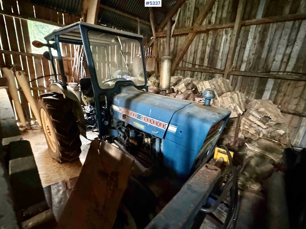 Ford 3000 traktor m/ skuffe - Traktor: slika 2 Ford 3000 traktor m/ skuffe - Traktor: slika 2