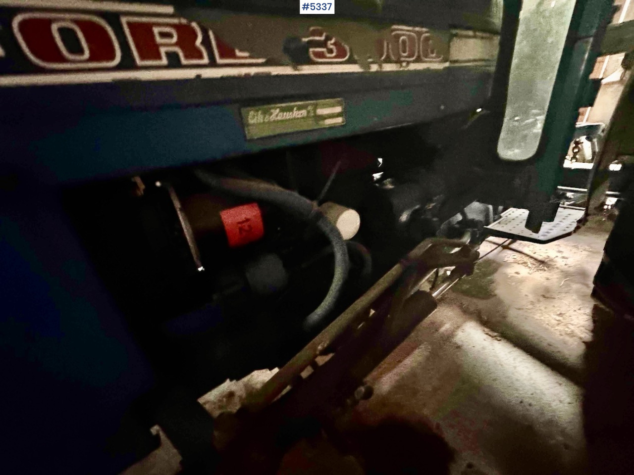 Ford 3000 traktor m/ skuffe - Traktor: slika 5 Ford 3000 traktor m/ skuffe - Traktor: slika 5