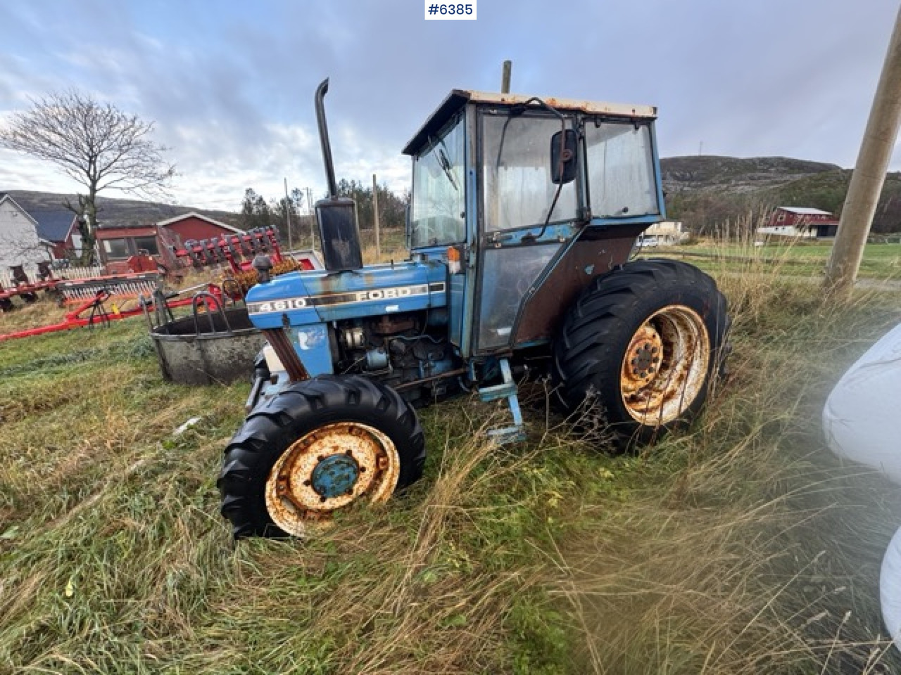 Ford 4610 4x4 tractor. 3,561 hours! - Traktor: slika 5 Ford 4610 4x4 tractor. 3,561 hours! - Traktor: slika 5