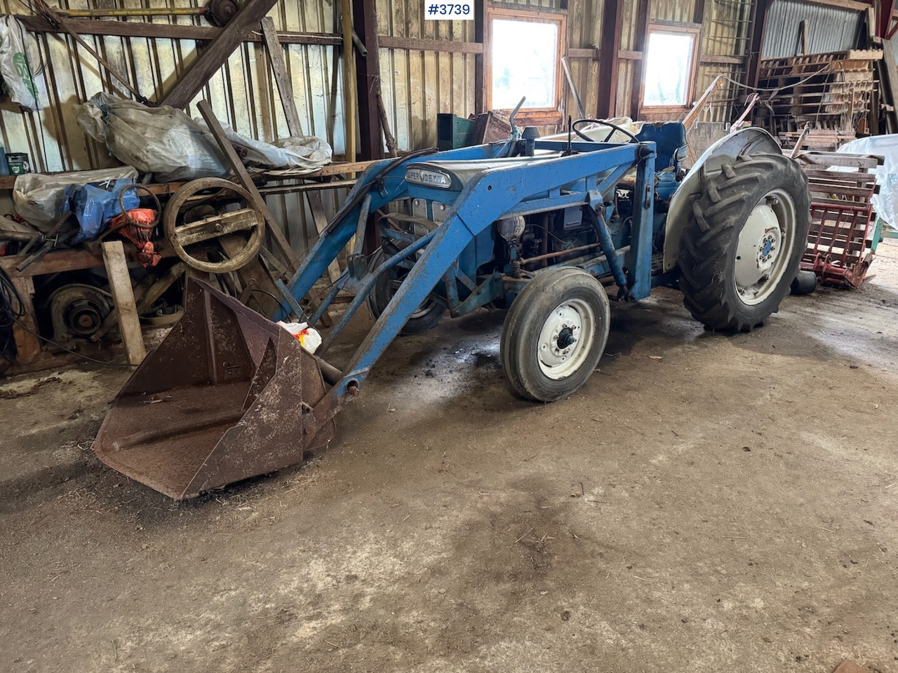 Ford Super Dexta w/front loader - Traktor: slika 1 Ford Super Dexta w/front loader - Traktor: slika 1