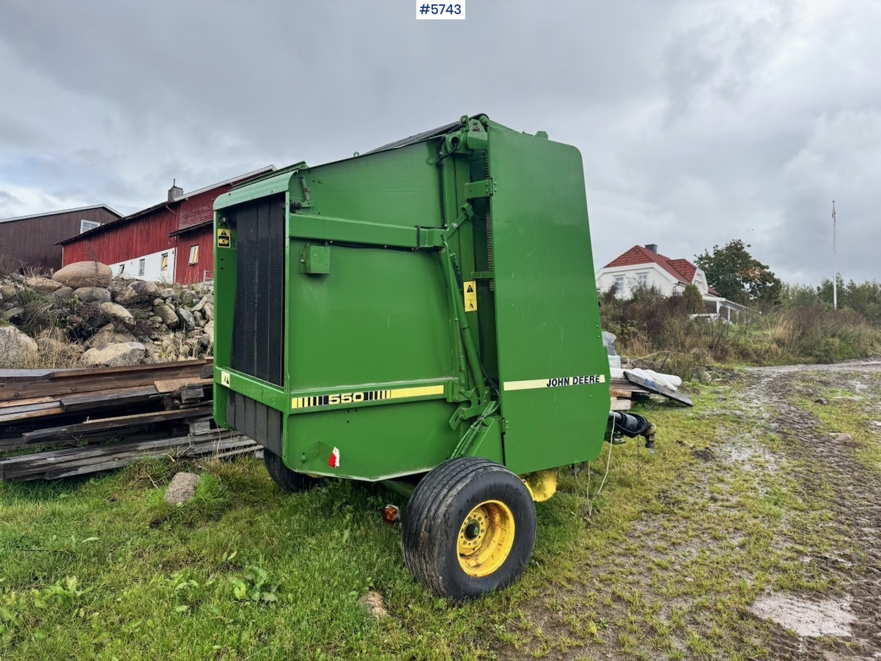 John Deere 550 Round Baler. - Oprema za prevrtanje i razlaganje: slika 1 John Deere 550 Round Baler. - Oprema za prevrtanje i razlaganje: slika 1