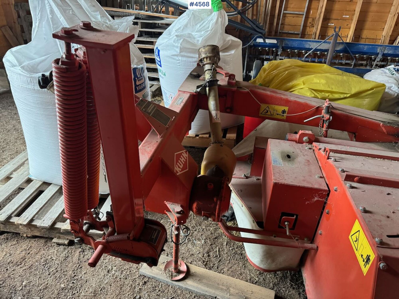 Kuhn grass mower - Oprema za prevrtanje i razlaganje: slika 1 Kuhn grass mower - Oprema za prevrtanje i razlaganje: slika 1