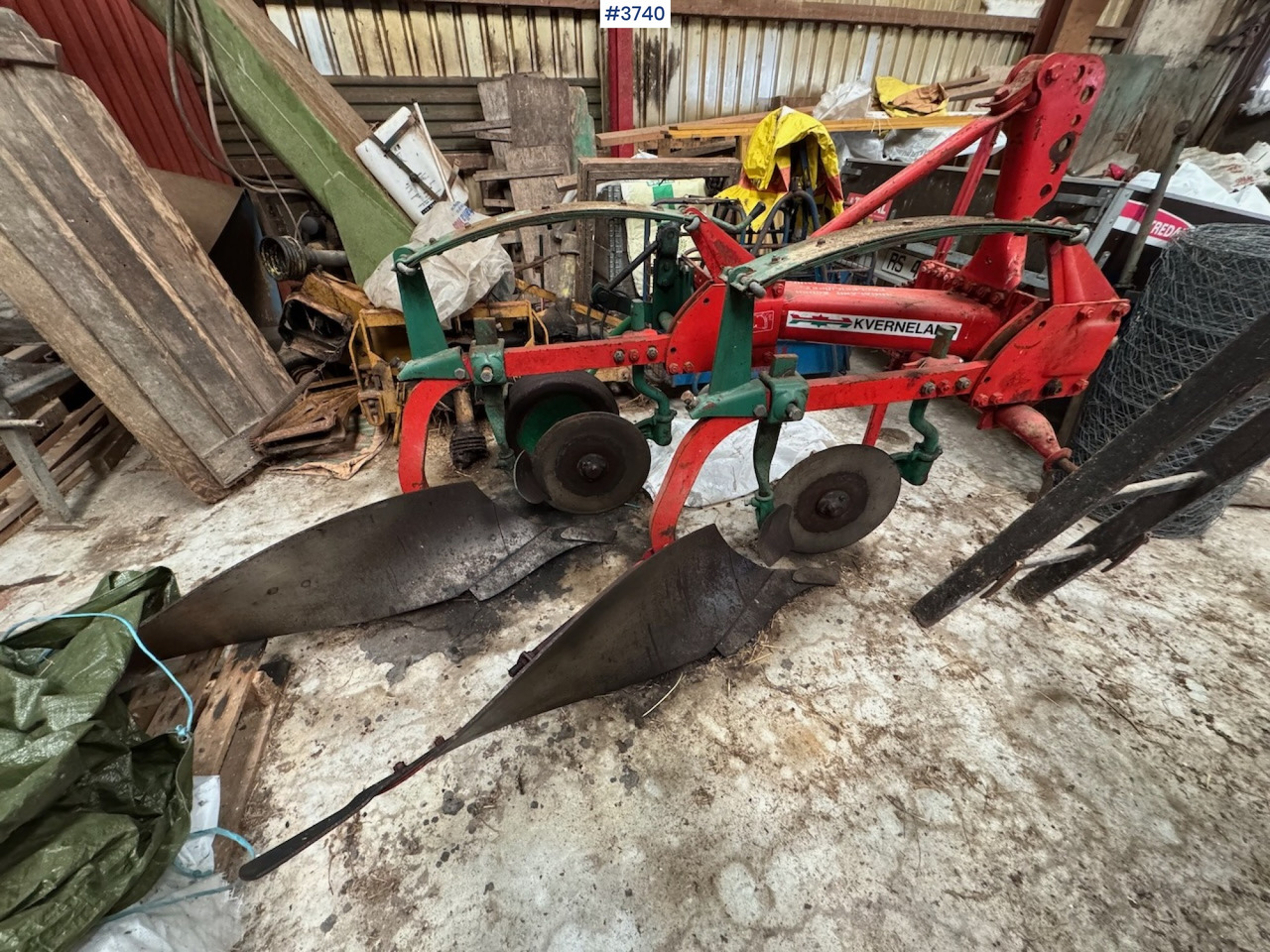 Kverneland 2 furrow plough - Oprema za obradu zemljišta: slika 1 Kverneland 2 furrow plough - Oprema za obradu zemljišta: slika 1