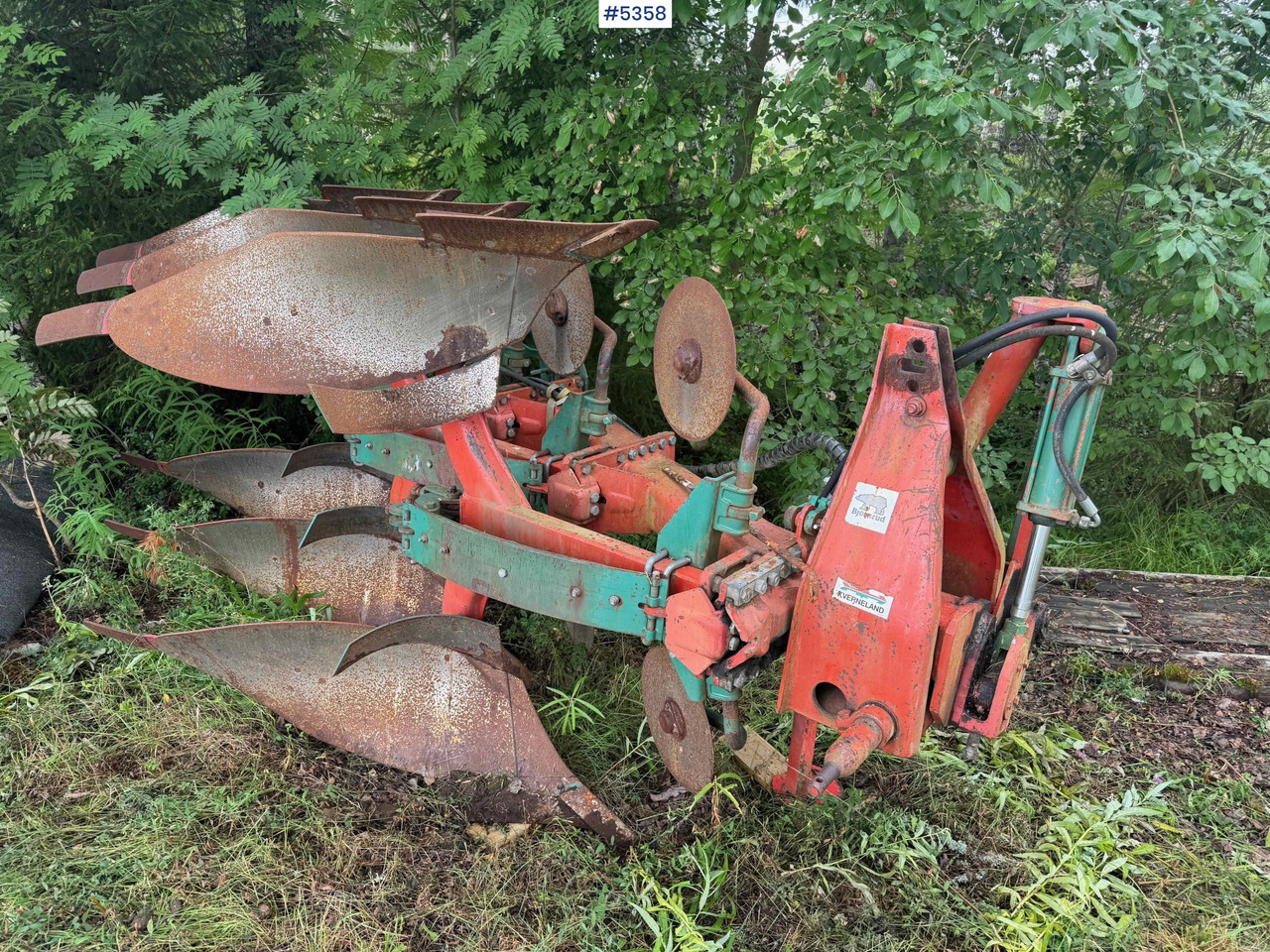 Kverneland 3 furrow reversible plough - Oprema za obradu zemljišta: slika 4 Kverneland 3 furrow reversible plough - Oprema za obradu zemljišta: slika 4