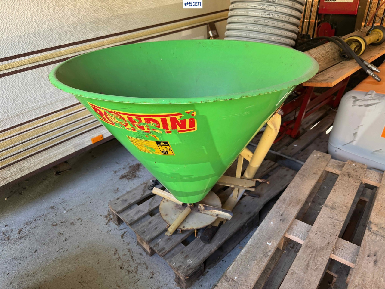 Rondini fertilizer spreader - Rasipač veštačkog đubriva: slika 2 Rondini fertilizer spreader - Rasipač veštačkog đubriva: slika 2