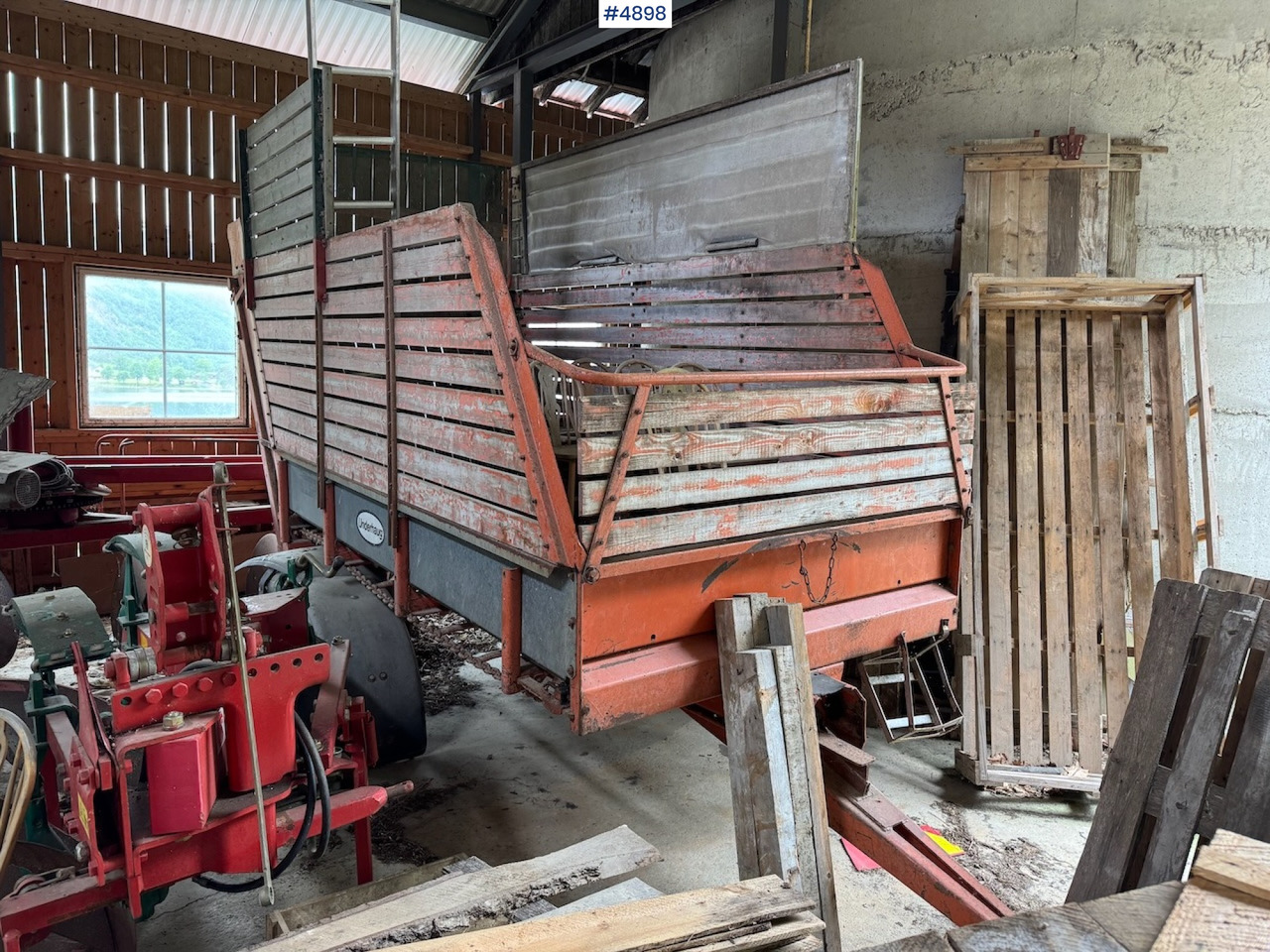 Underhaug 7011 Unloader wagon with throw roller and frames. - Oprema za prevrtanje i razlaganje: slika 1 Underhaug 7011 Unloader wagon with throw roller and frames. - Oprema za prevrtanje i razlaganje: slika 1