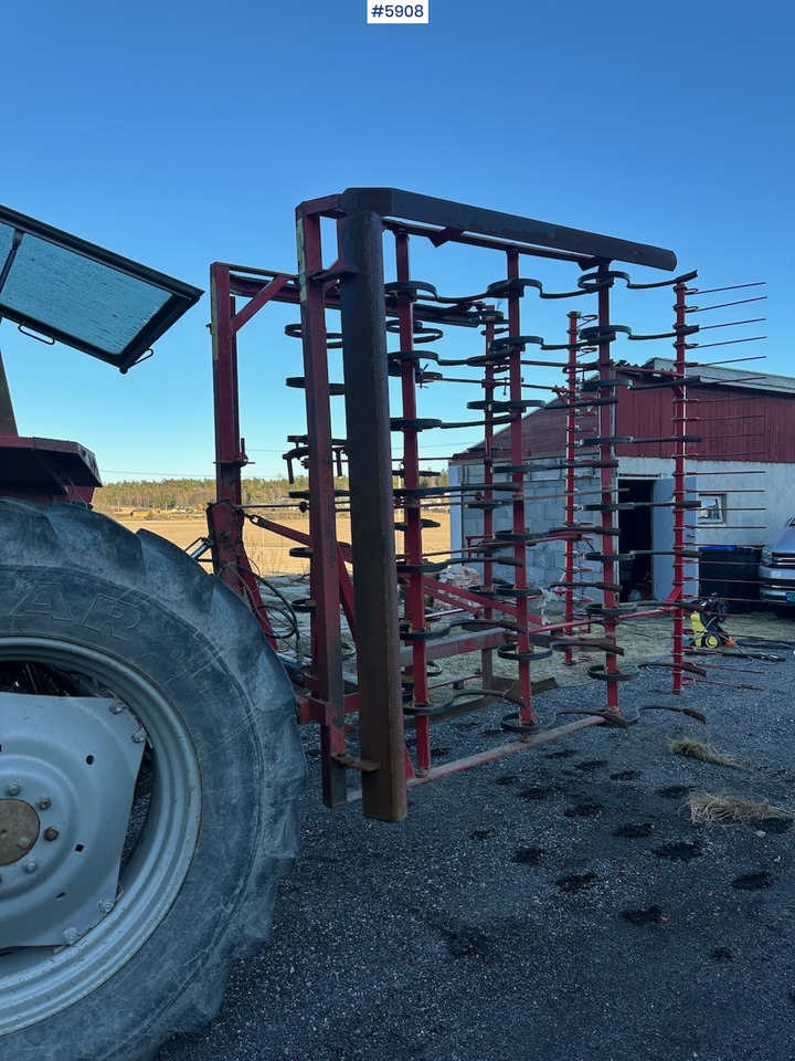 Väderstad Cultivator 4.6 m - Oprema za obradu zemljišta: slika 4 Väderstad Cultivator 4.6 m - Oprema za obradu zemljišta: slika 4