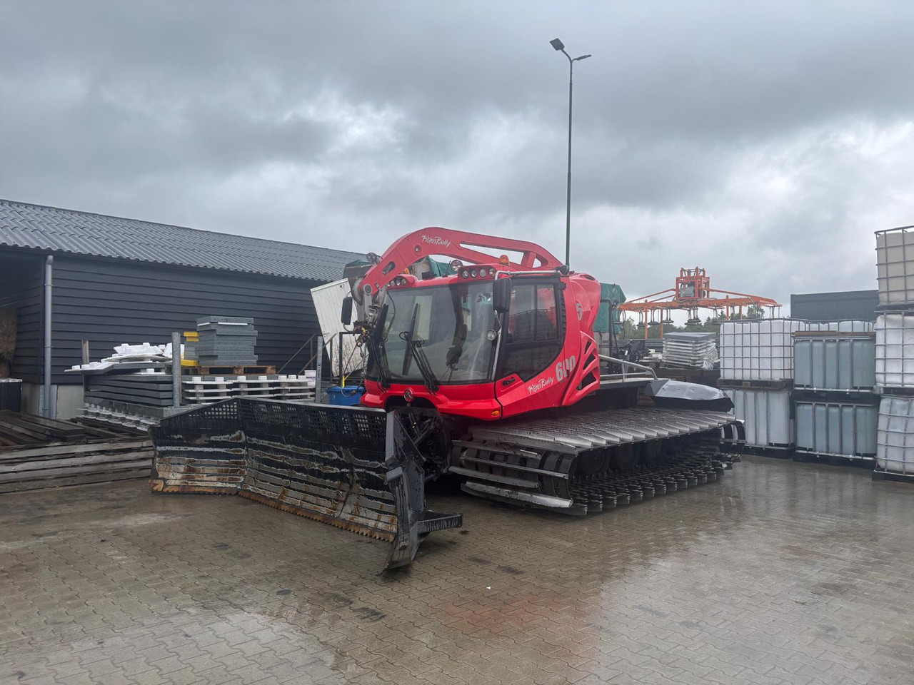 KÄSSBOHRER Pistenbully 600 - Korisno/ Posebno vozilo: slika 1 KÄSSBOHRER Pistenbully 600 - Korisno/ Posebno vozilo: slika 1