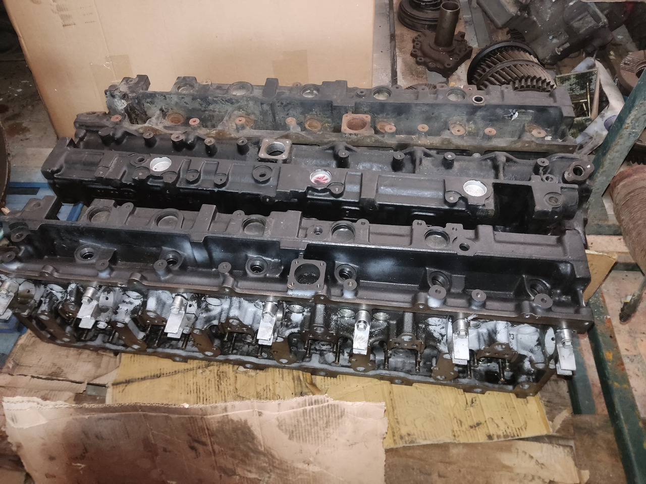 MAN Cylinder head D2066 D2676 - Zaglavlje motora: slika 1 MAN Cylinder head D2066 D2676 - Zaglavlje motora: slika 1