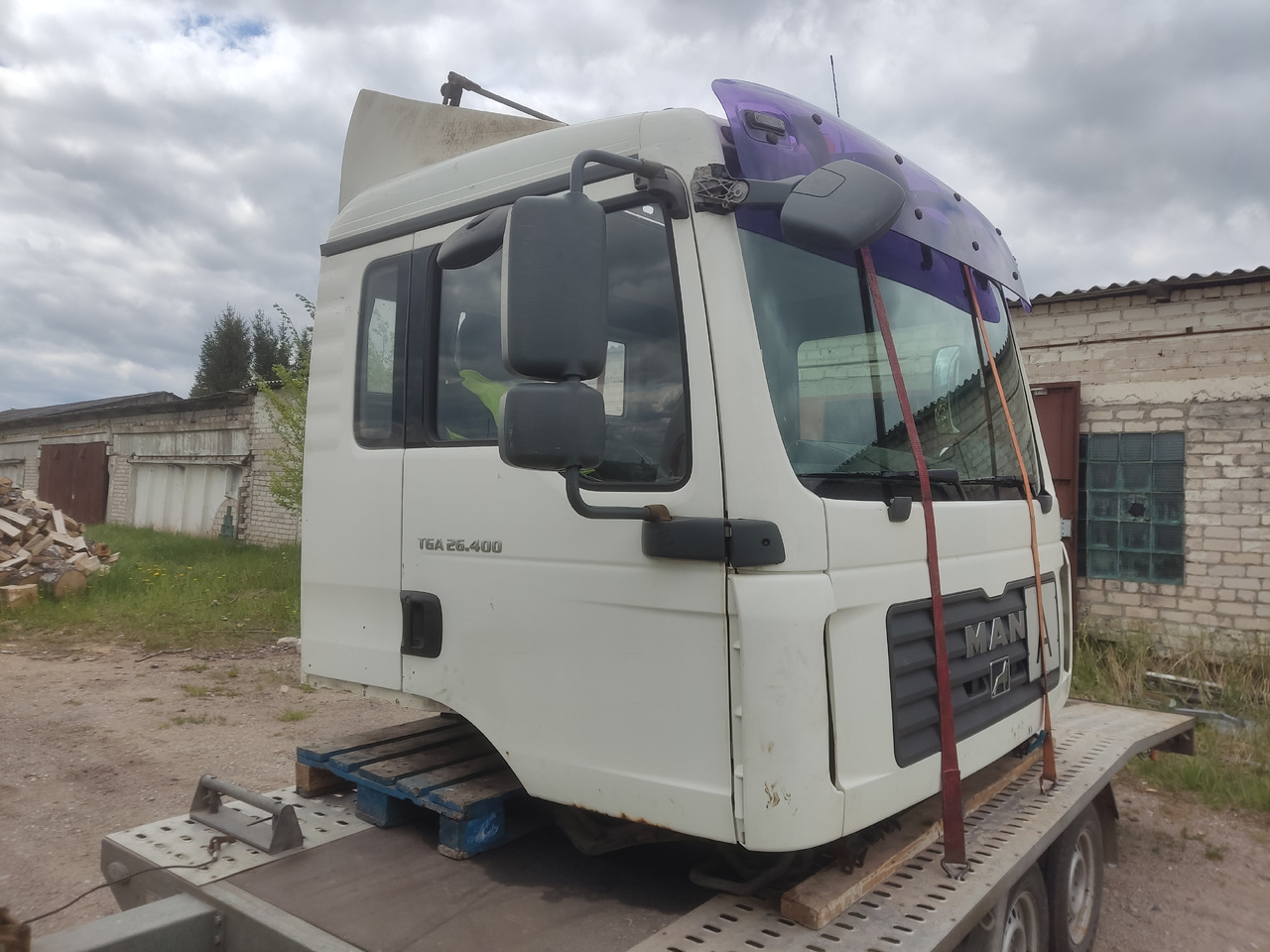 MAN cab F99/L17 - Kabina: slika 1 MAN cab F99/L17 - Kabina: slika 1
