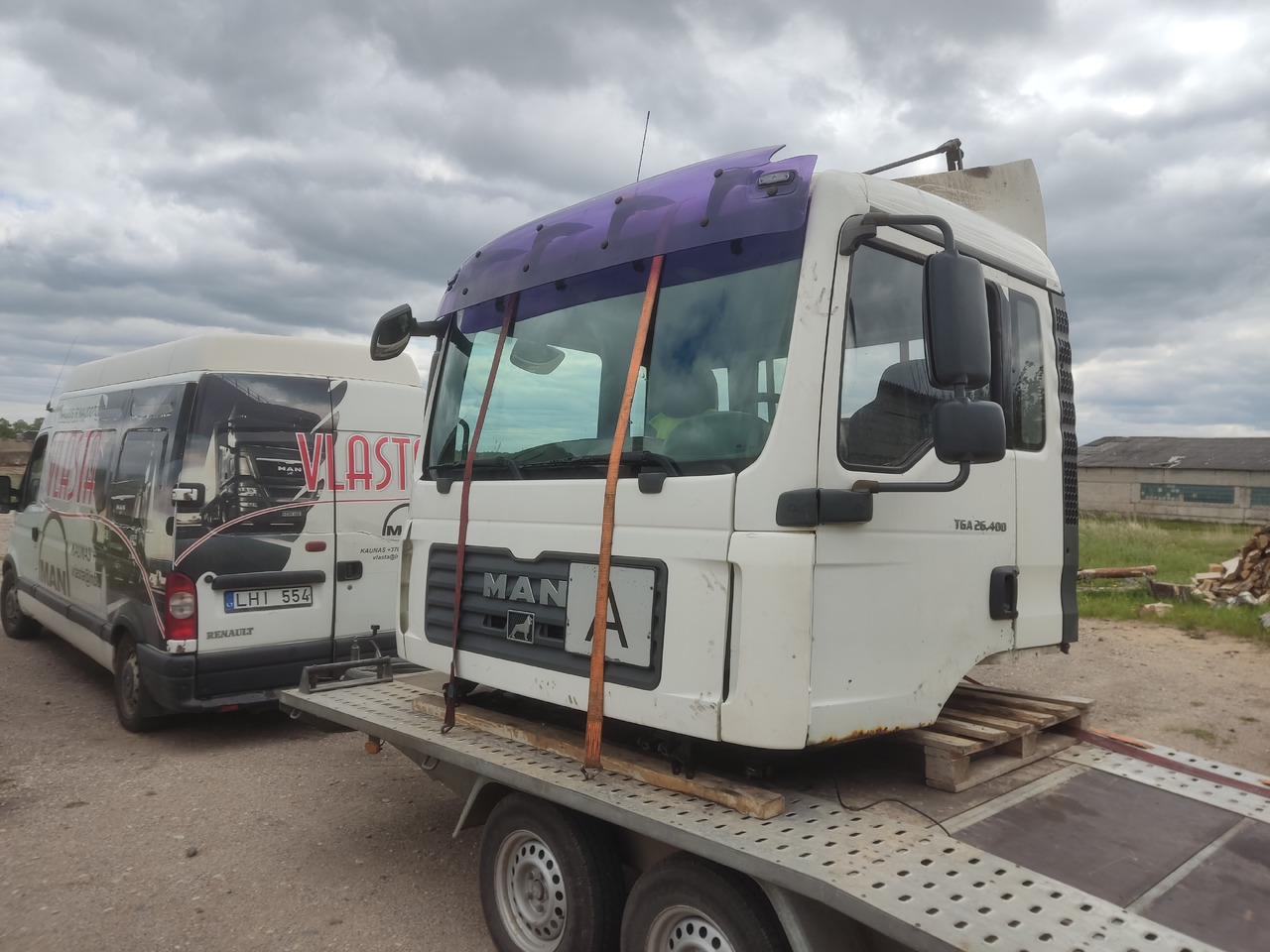 MAN cab F99/L17 - Kabina: slika 2 MAN cab F99/L17 - Kabina: slika 2