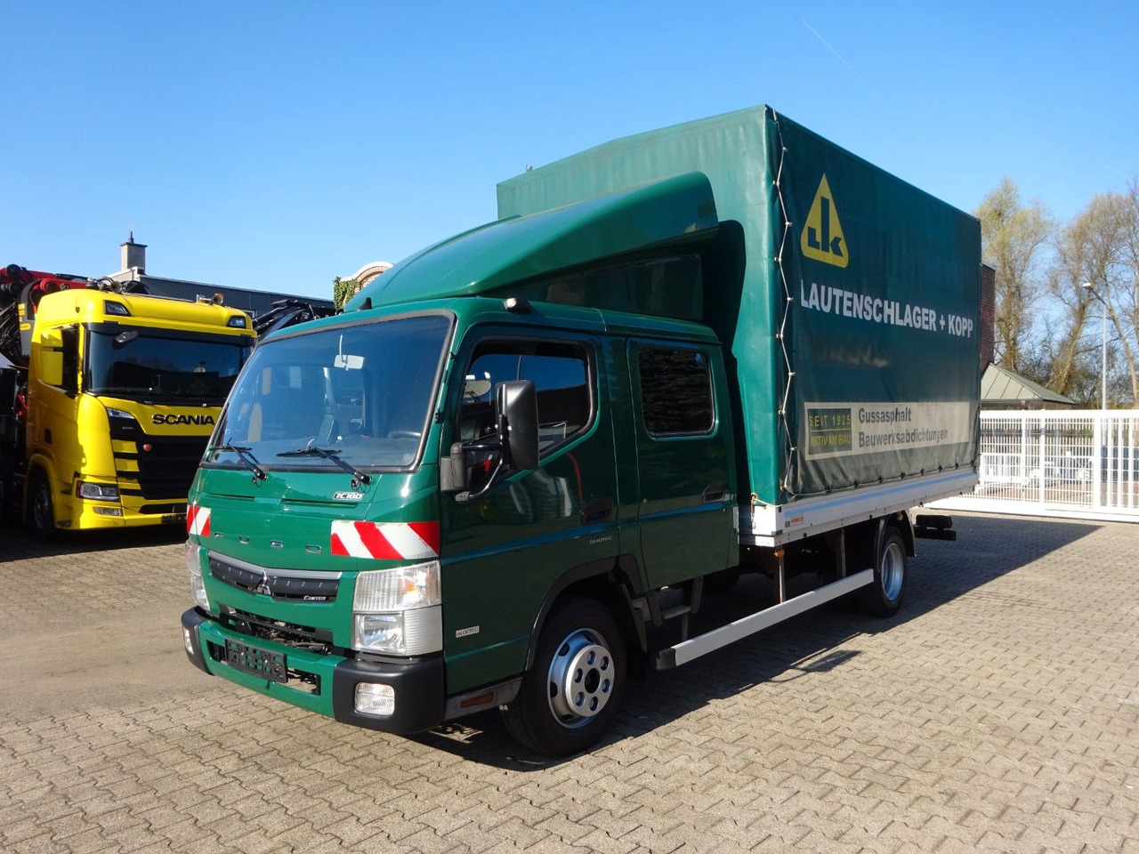 FUSO 7C180D Canter mit Doppelkabine 4x2 - Dostavno vozilo sa ceradom, Dostavno vozilo sa duplom kabinom: slika 2 FUSO 7C180D Canter mit Doppelkabine 4x2 - Dostavno vozilo sa ceradom, Dostavno vozilo sa duplom kabinom: slika 2