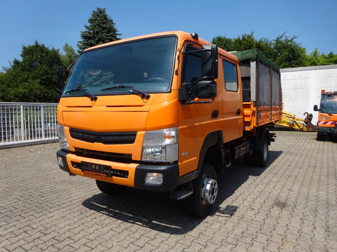 FUSO Canter Doppelkabine MEILLER 3Skipper 4x4 - Dostavno vozilo istovarivač: slika 2 FUSO Canter Doppelkabine MEILLER 3Skipper 4x4 - Dostavno vozilo istovarivač: slika 2